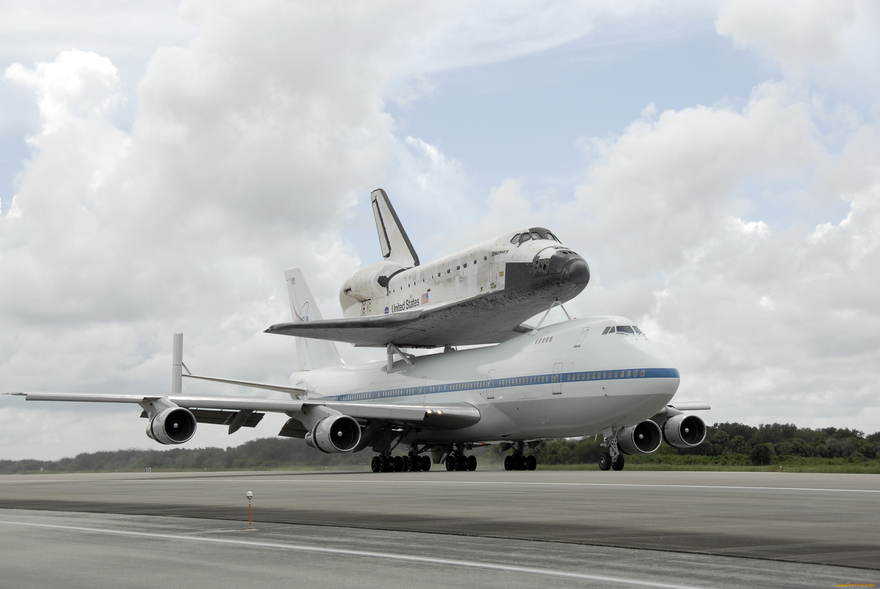 discovery, atop, the, shuttle, carrier, космос, разное, другое, наса, шаттл, самолет, перевозка