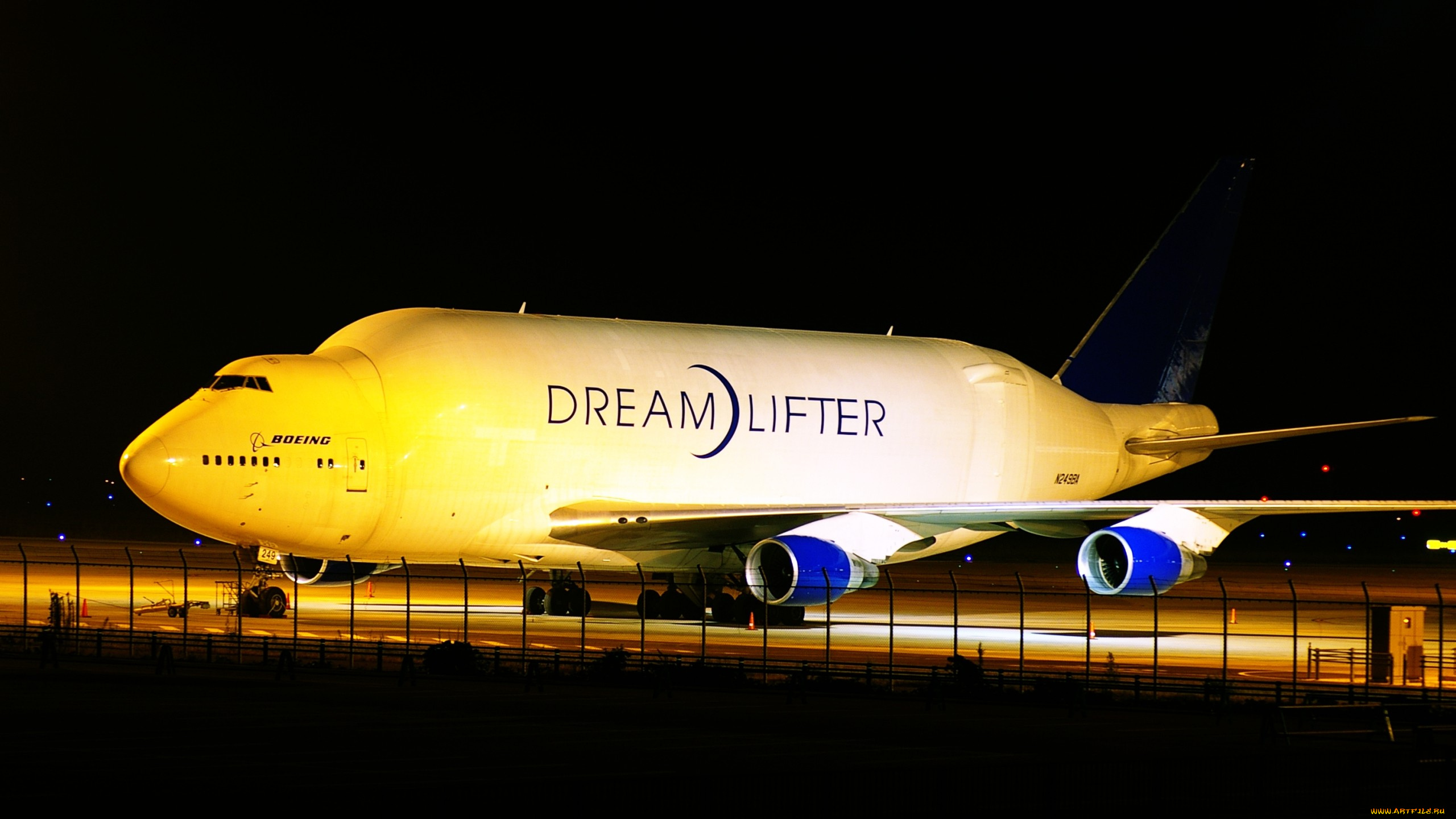 boeing, 747, dreamlifter, авиация, грузовые, самолёты, аэропорт, ночь, грузовой, wallhaven, dreamlifter, boeing, самолеты