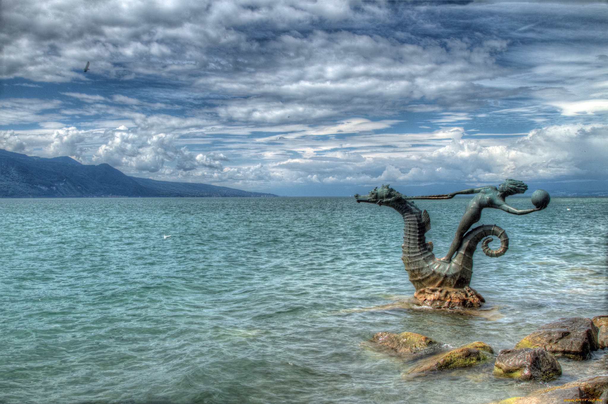 lake, geneva, montreux, switzerland, природа, реки, озера, швейцария, монтрё, скульптура, камни, облака, женевское, озеро