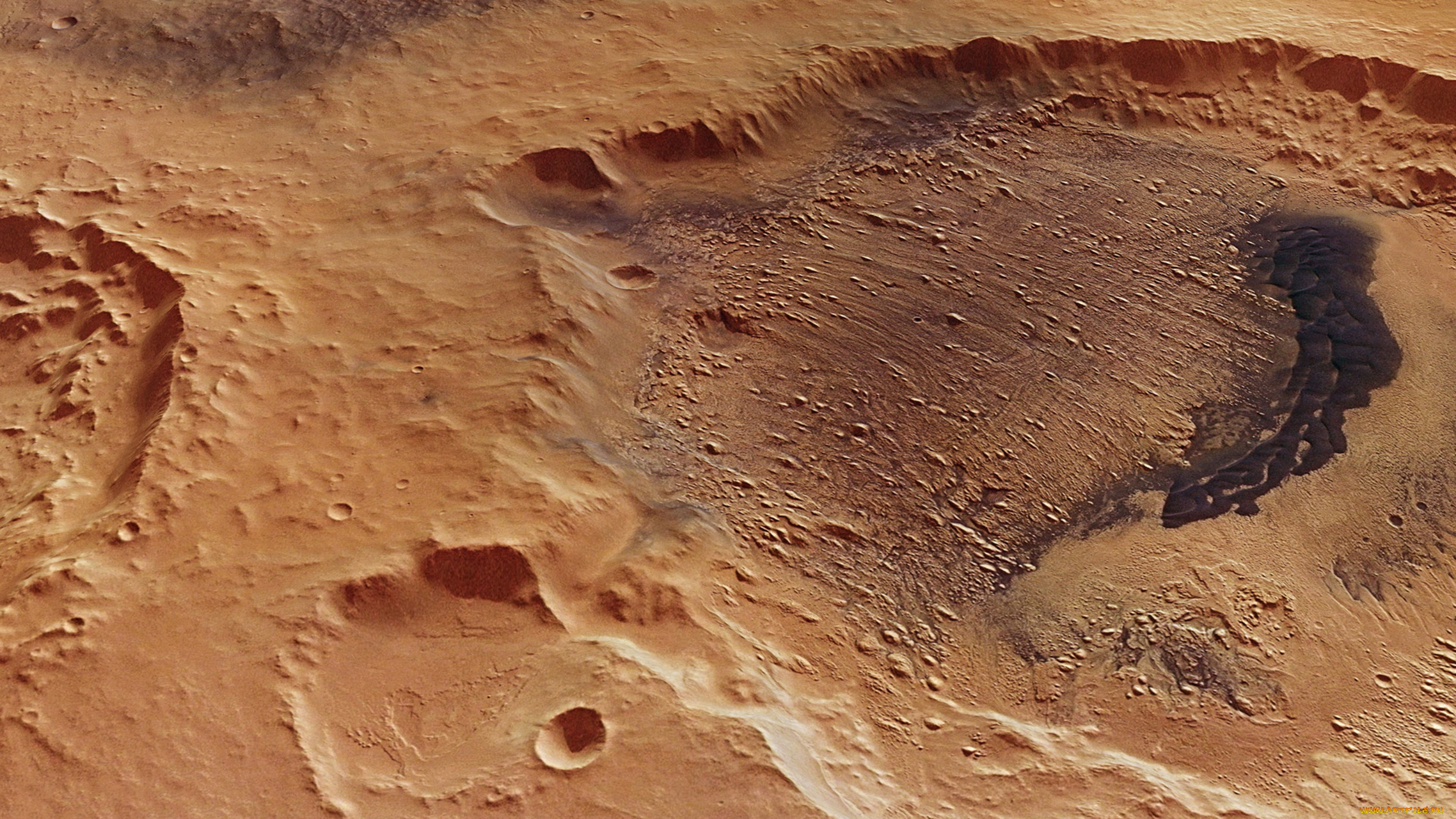 Время на марсе. Марс, Планета кратеры. Марс поверхность планеты. Поверхность и рельеф планеты Марс. Кратеры на Марсе.